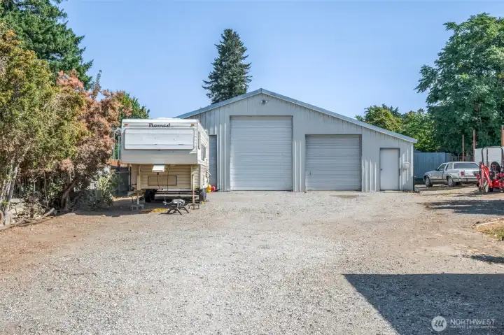 3 Bay Shop with 1 bay tall enough for RV