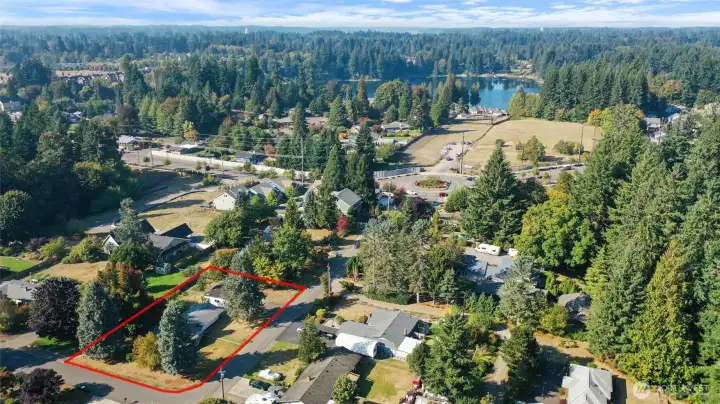 Ward Lake in the distance and Hewitt Lake is also very walkable.