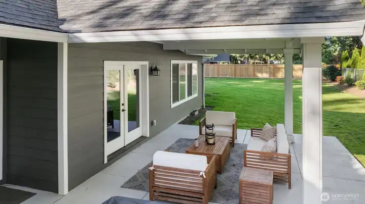 Enjoy outdoor entertaining in complete comfort and privacy.