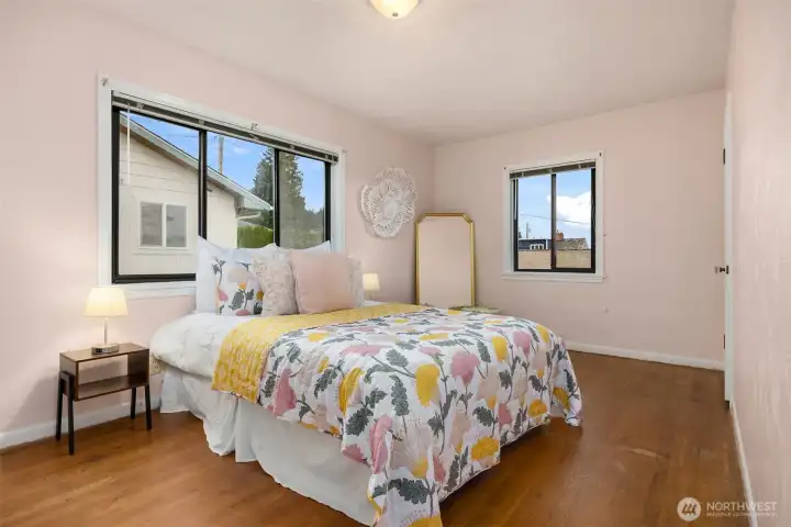 Second upper bedroom