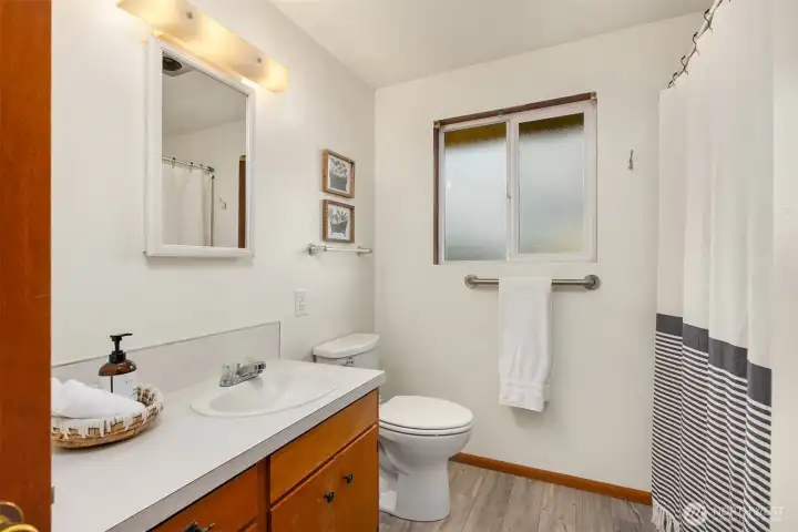 Guest house full bath