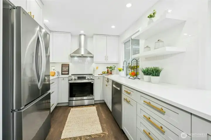Kitchen w/Smart Appliances