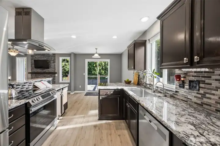 SS appliances stay with the home