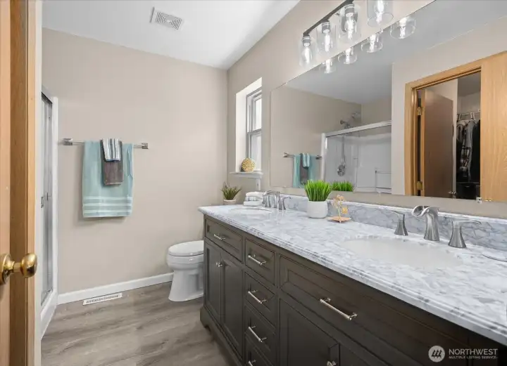 En Suite primary bath- Walk In Shower - Walk in Closet- Doubel sinks