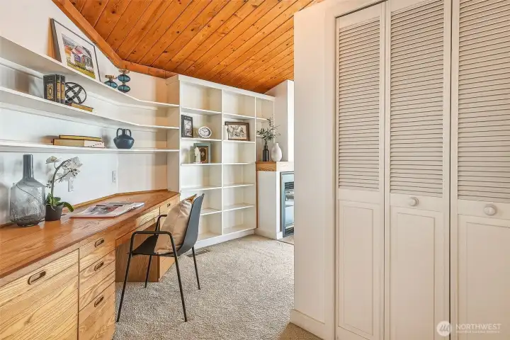 Primary bedroom built in desk