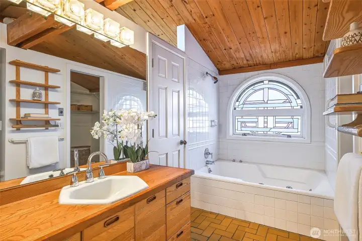 Primary bath