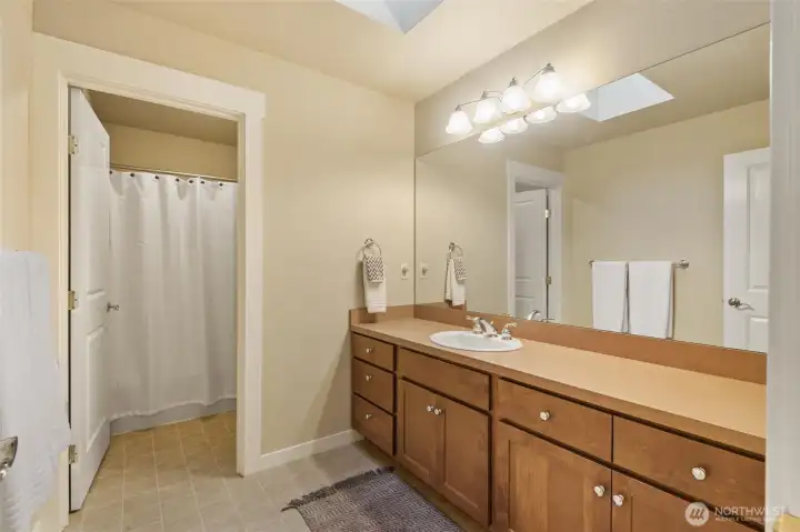 Upstairs full-bathroom. Upstairs full-bathroom.