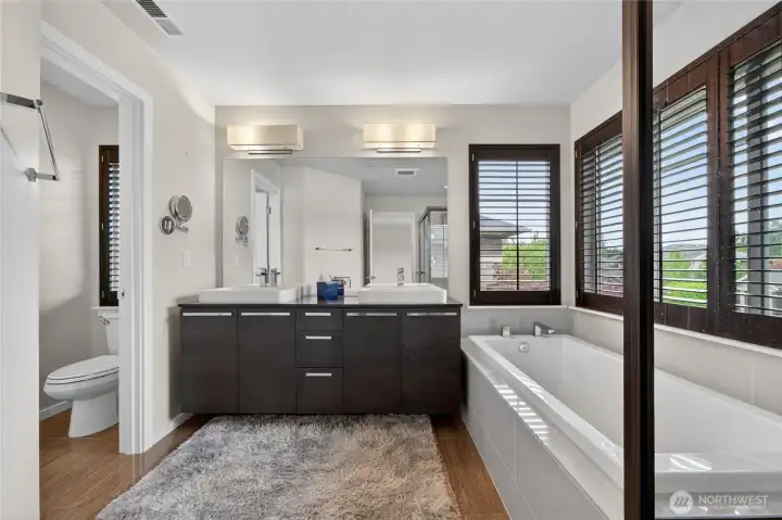 Well-appointed bath designed for comfort and functionality.