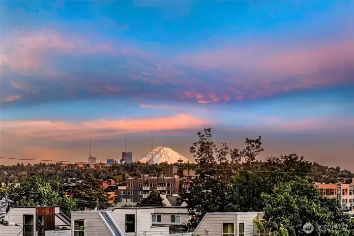 Wow what a view of Mt.Rainer-Live in the heart of Ballard, one of Seattle's most sought-after neighborhoods.