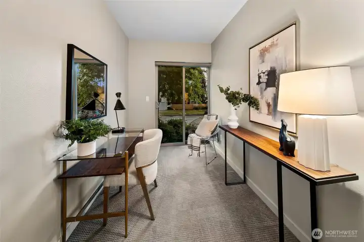 home/office  flex space/ bedroom on main level
