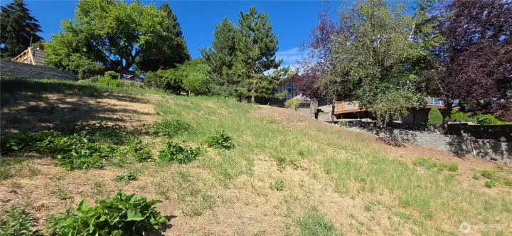 Imagine the views you would have from a multi-level home (perhaps 3 tiered) to match the terrain.