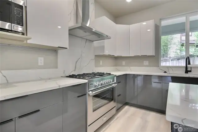 Pictures are not of the actual home but are of similar spec level and recently completed by the same General Contractor. Specifically, the appliance package shown in pictures will not be standard in the Phoebe's Meadow community.