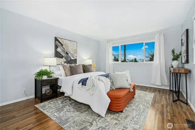 Upstairs Owner's Suite is an oasis of relaxation and views from the Owner's Suite