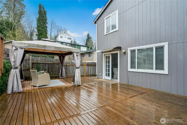 Great private backyard - perfect for entertaining!