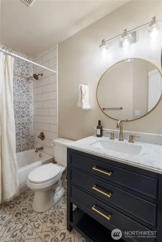 Fully updated bathroom