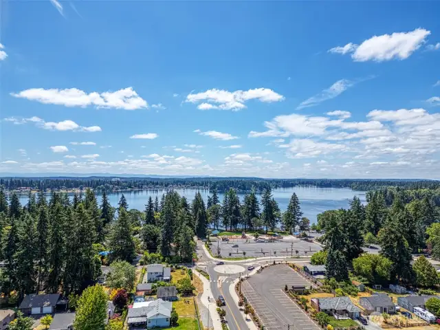 Close to bases, lakes, shopping and the freeway.