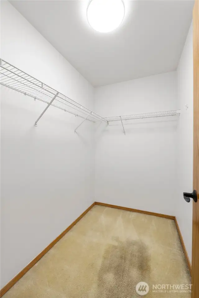 Walk-in Closet