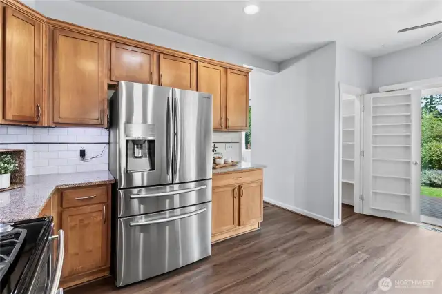 Floating island moved and location of the walk-in pantry