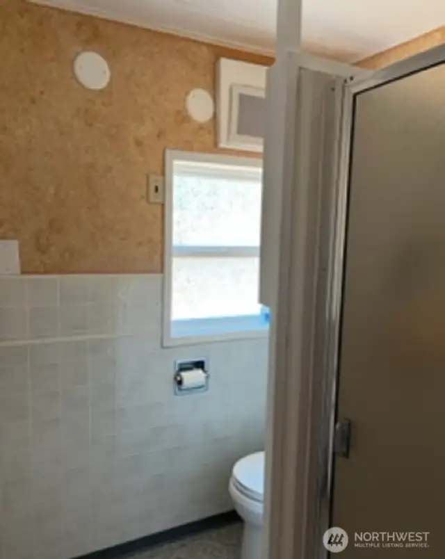 1135B Bathroom