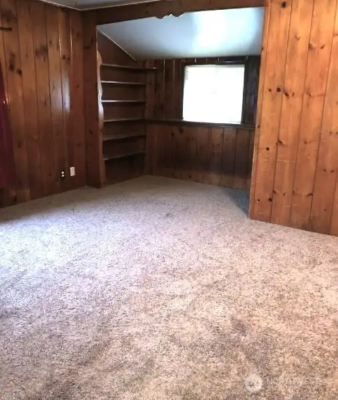 1135B Living room prior to tenant