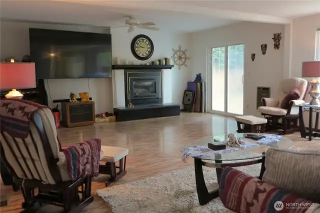 LIVING ROOM HAS  SLIDING DOORS TO THE PATIO AND FAIRWAY!