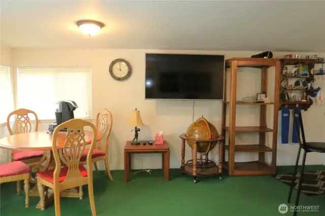 ANOTHER VIEW OF THE FAMIY ROOM!