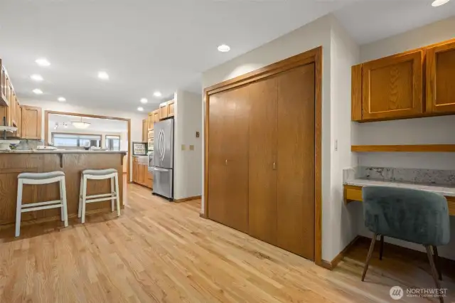 Kitchen bar