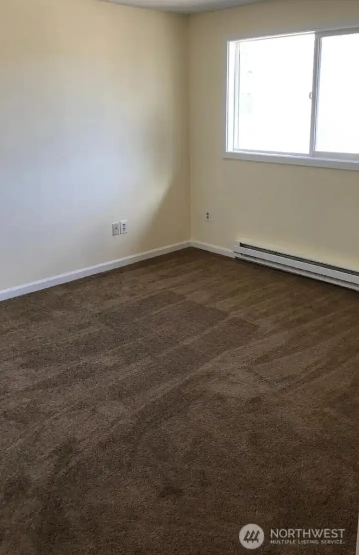 2 Large bedrooms in every unit!