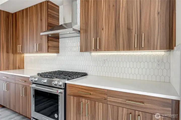 Fresh Backsplash Makes The Walnut Cabinets Pop!