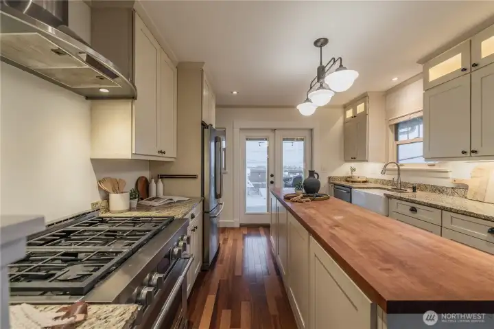 Jenn-Air natural gas stove.