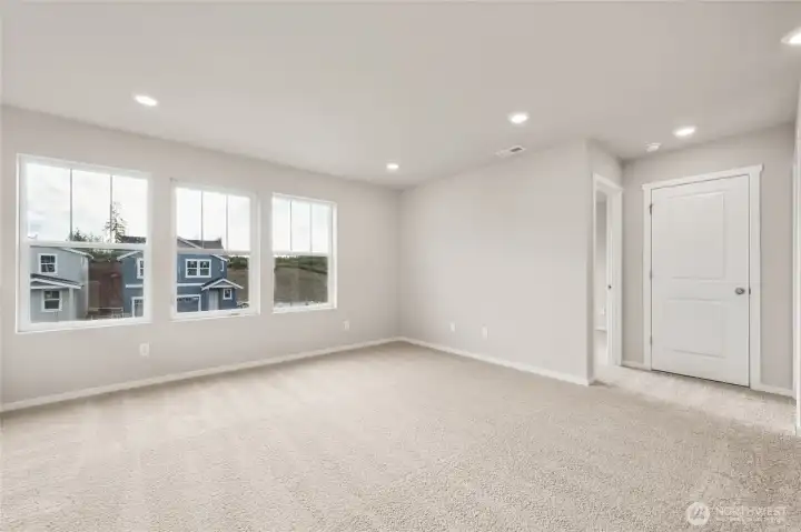 Bonus Room with abundant natural light. Photos are representative only and may display different color packages and/or upgrades.