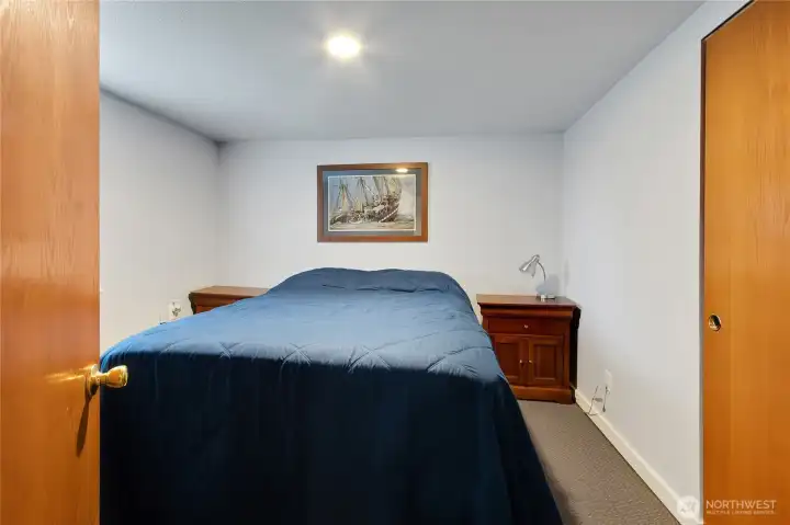 Another secondary bedroom, so much space!