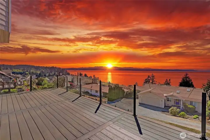 VIEW Deck Overlooking Beaches, Boats, Whales, Islands-Set your Crab Pots and Watch them from Home~