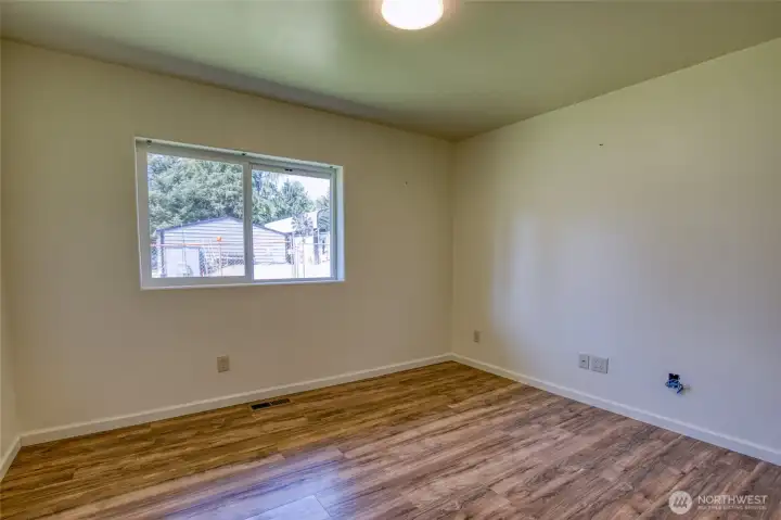 2nd bedroom