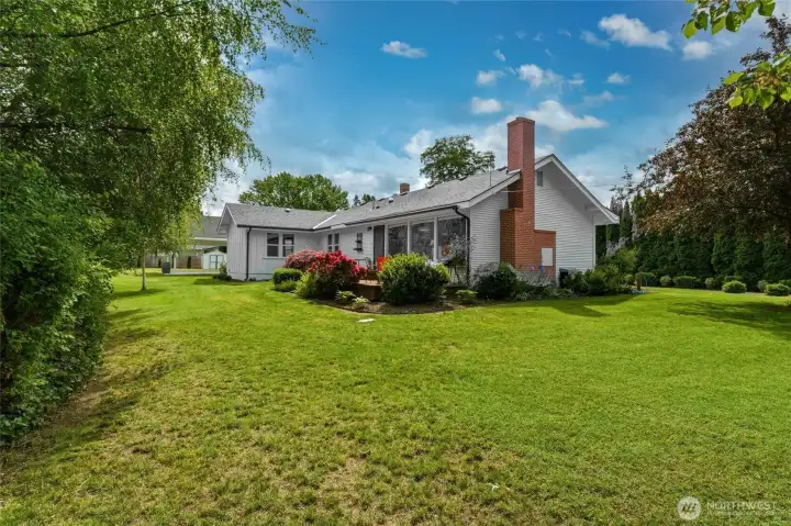 Side view of yard & home