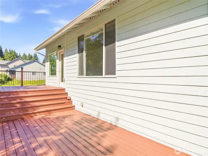 Spacious Back Deck