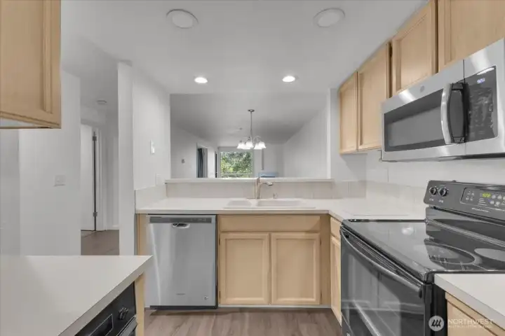 Open access to the living area. Stay involved with your guests while entertaining. Open access to the living area. Stay involved with your guests while entertaining.