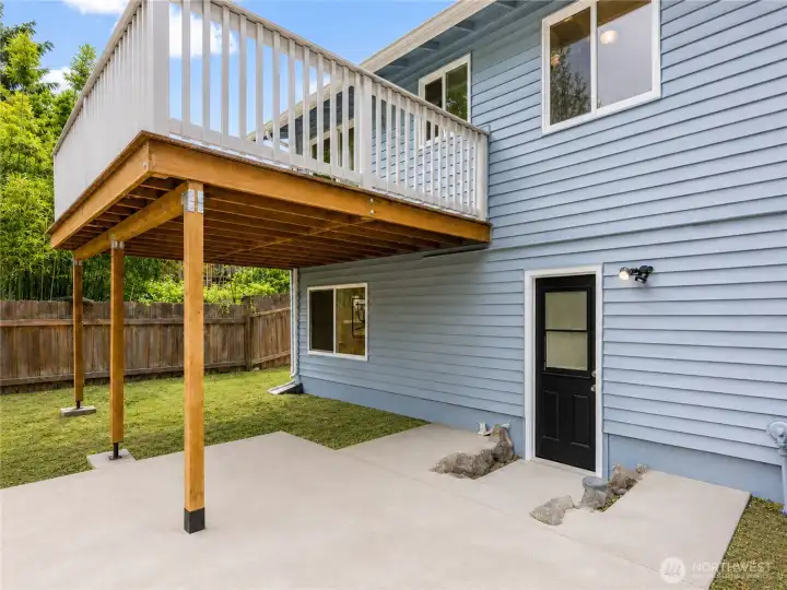 Separate entrance for lower level!