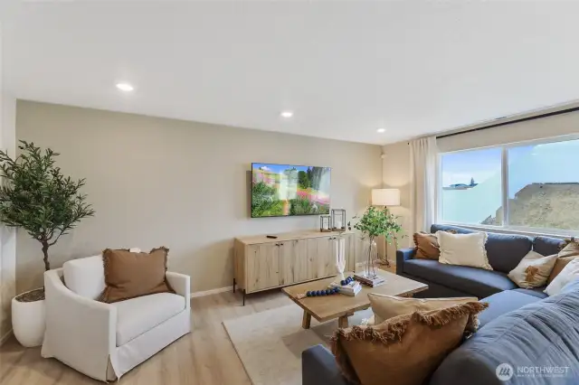 *Photos are not of actual home with similar floorplan.