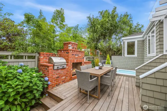 The built-in BBQ makes dining al-fresco easy and a fun gathering spot for friends and family.