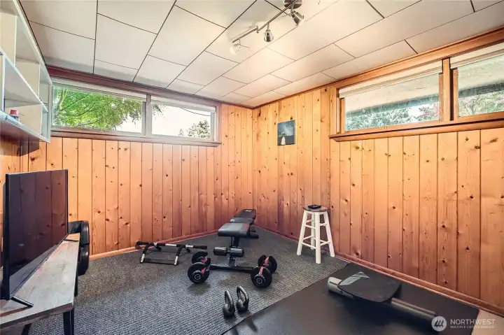 This versatile bedroom offers endless possibilities—perfect as a guest suite, home gym, office, or cozy retreat. With ample space and natural light, it easily adapts to your lifestyle needs, making it the ideal flex room for modern living.