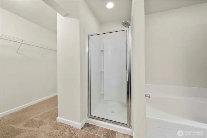 Primary en-suite bathroom