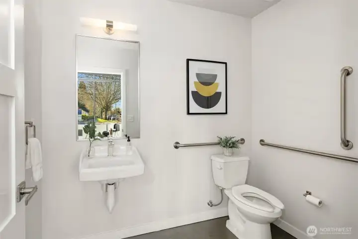 Convenient main level powder bath