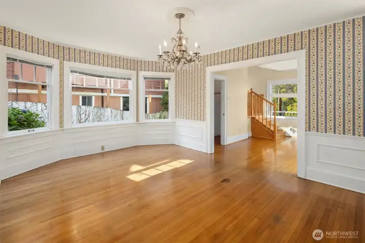 Dining room with southern light