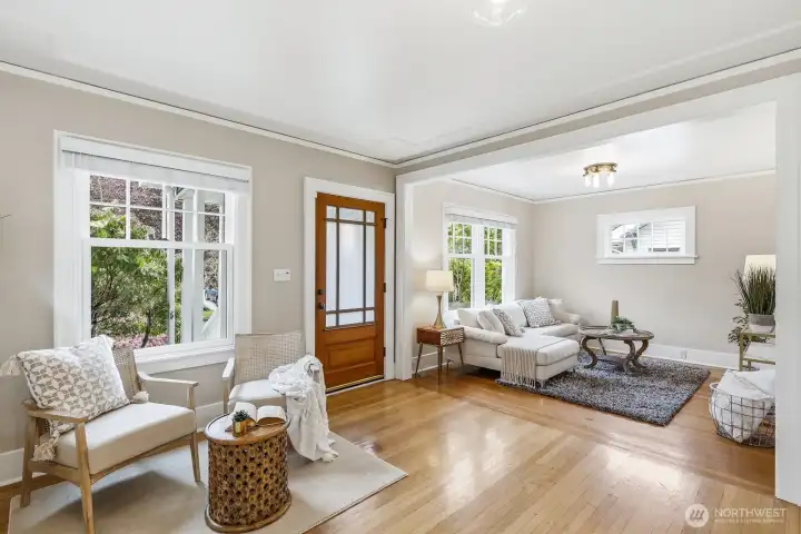 Great floor plan and classic wood floor.