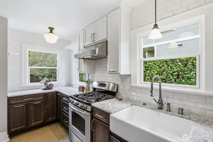 Ceiling to countertop backsplash.