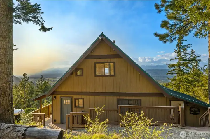 Welcome to 811 Horse Heaven Rd in Cle Elum.