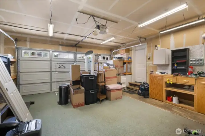 2 car garage with access into back yard and house