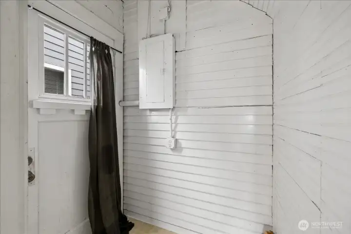 Door to side of house off kitchen