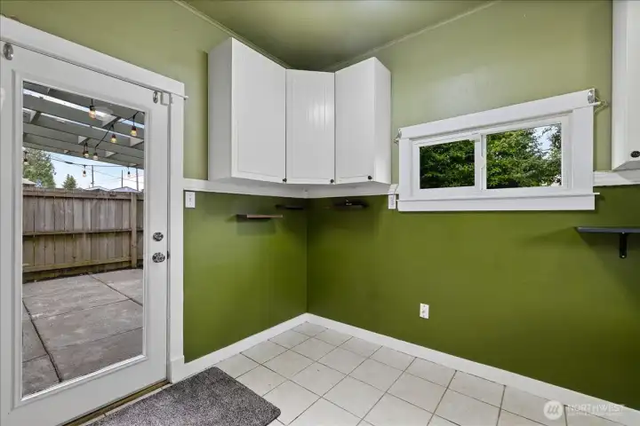 Door to back patio